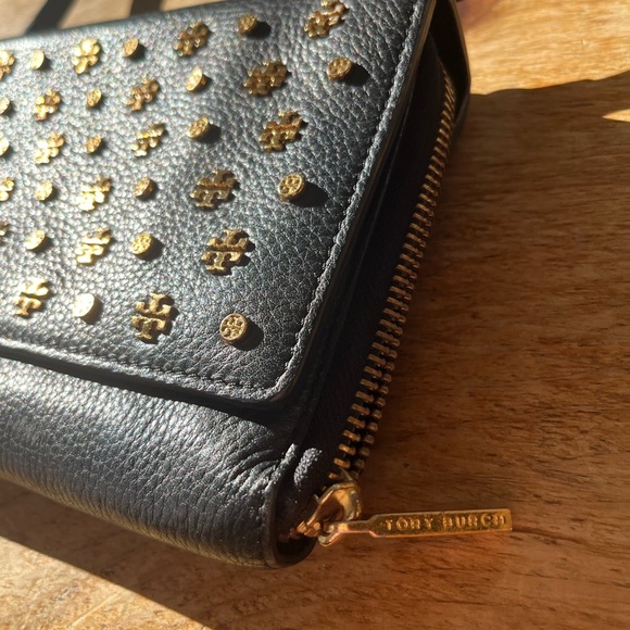 RARE Tory Burch black leather clutch/shoulder bag with gold tone logos and studs - Picture 3 of 11